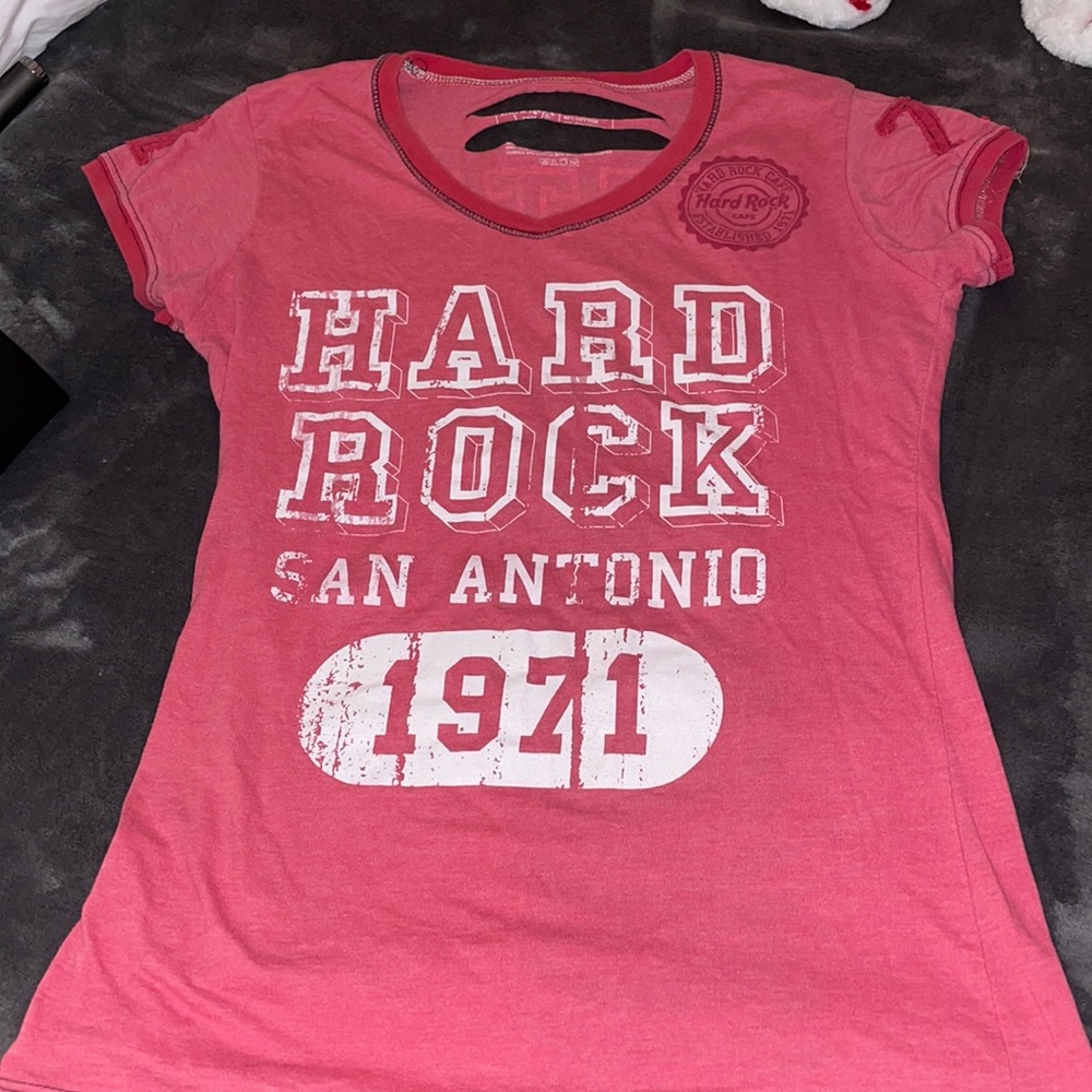 Darn Cute T-Shirt from Hard Rock Cafe -EUC- Size Medium